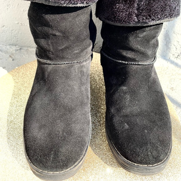 Tall sketcher furry boots blacks size 10 - Picture 7 of 8